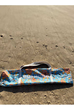 Load image into Gallery viewer, MARLEY RETRO BEACH UMBRELLA