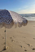 Load image into Gallery viewer, SAVANNA RETRO BEACH UMBRELLA
