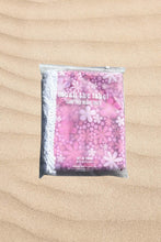 Load image into Gallery viewer, BLOSSOM SAND FREE BEACH TOWEL
